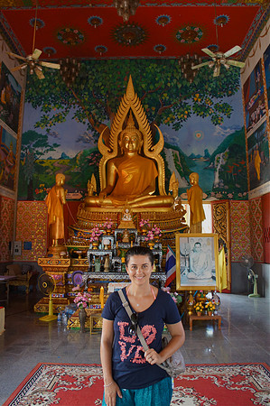 Wat Plai Laem
