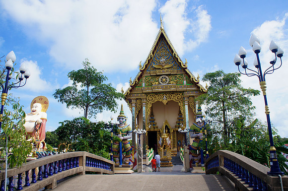 Wat Plai Laem