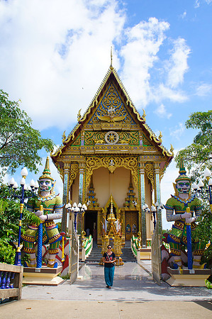 Wat Plai Laem