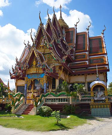 Wat Plai Laem