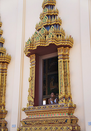 Wat Plai Laem