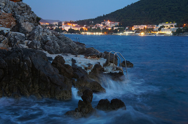 Evening waves in Lapad